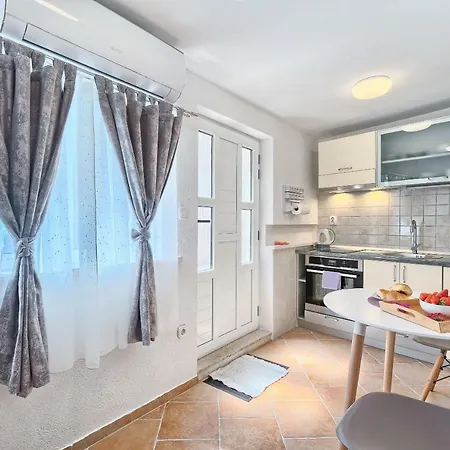 Studio Apartman Harmony